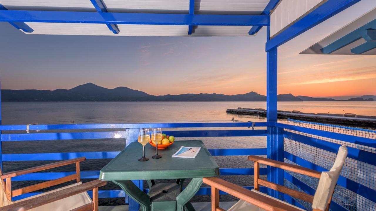 Blue Traditional Boathouse In Klima Klima  Ngoại thất bức ảnh