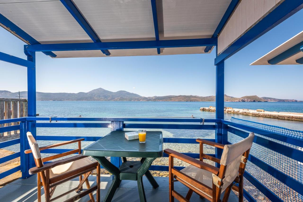 Blue Traditional Boathouse In Klima Klima  Ngoại thất bức ảnh