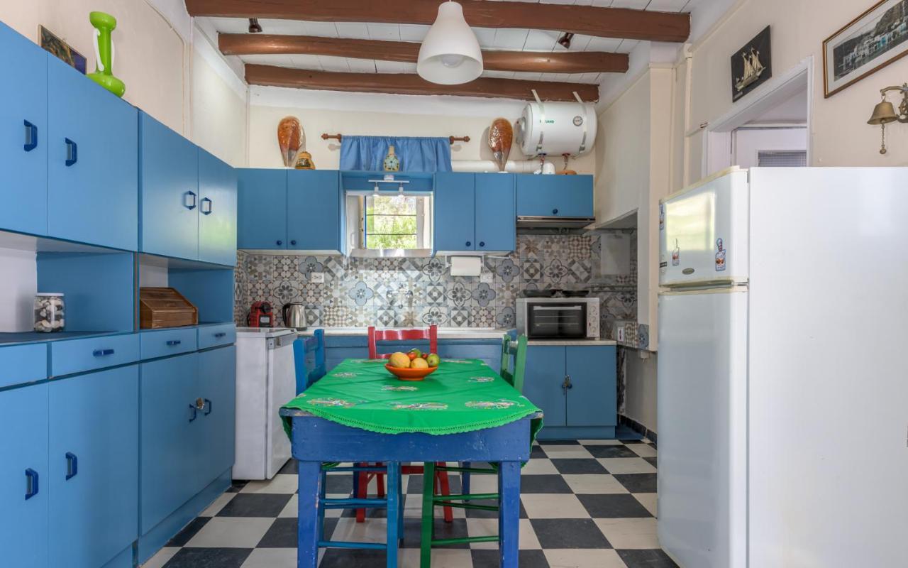 Blue Traditional Boathouse In Klima Klima  Ngoại thất bức ảnh